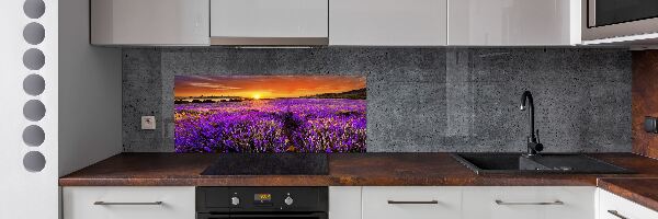 Rivestimento parete cucina con motivo a campo di lavanda