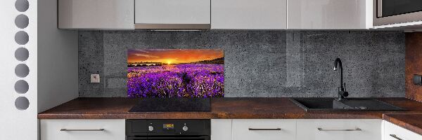 Rivestimento parete cucina con motivo a campo di lavanda