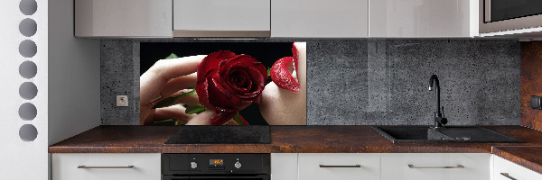 Rivestimento parete cucina con decoro raffigurante una donna con una rosa