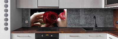 Rivestimento parete cucina con decoro raffigurante una donna con una rosa