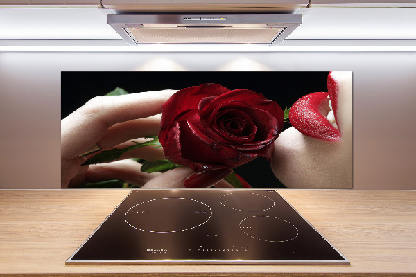 Rivestimento parete cucina con decoro raffigurante una donna con una rosa