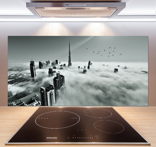 Rivestimento parete cucina con finitura Nebbia su Dubai