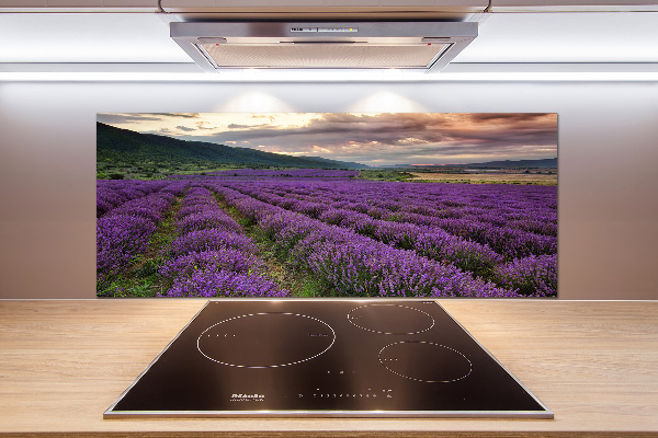 Rivestimento parete cucina con motivo a campo di lavanda