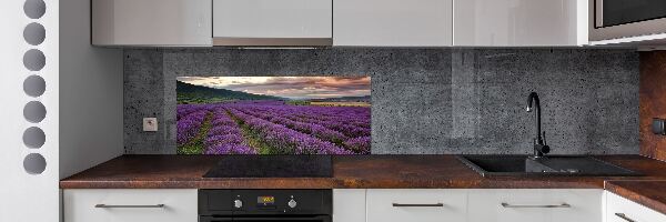 Rivestimento parete cucina con motivo a campo di lavanda