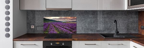 Rivestimento parete cucina con motivo a campo di lavanda
