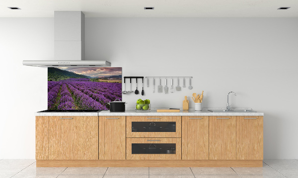 Rivestimento parete cucina con motivo a campo di lavanda