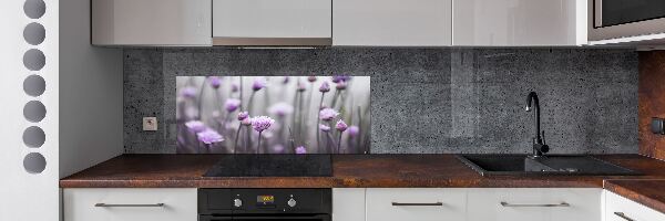 Rivestimento parete cucina con motivo a fiori di erba cipollina