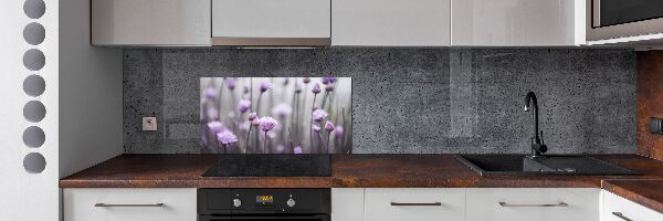 Rivestimento parete cucina con motivo a fiori di erba cipollina