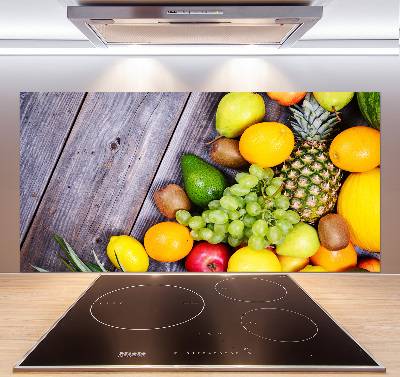 Pannello retrocucina con stampa di frutta su fondo in legno