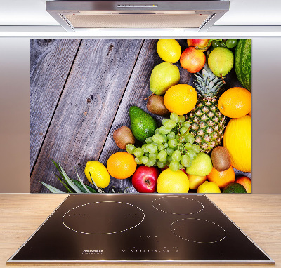 Pannello retrocucina con stampa di frutta su fondo in legno