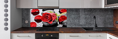Rivestimento parete cucina con motivo a rosa rossa