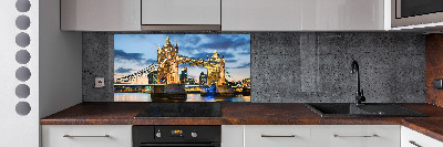 Rivestimento parete cucina con stampa del Tower Bridge di Londra