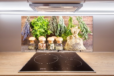 Pannello retrocucina con motivo di erbe aromatiche su un filo