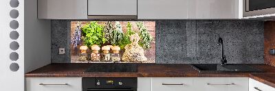 Pannello retrocucina con motivo di erbe aromatiche su un filo