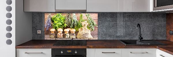 Pannello retrocucina con motivo di erbe aromatiche su un filo