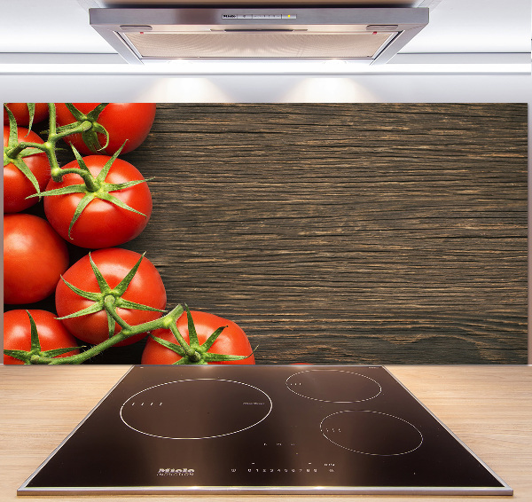Rivestimento parete cucina con stampa di pomodori su sfondo effetto legno