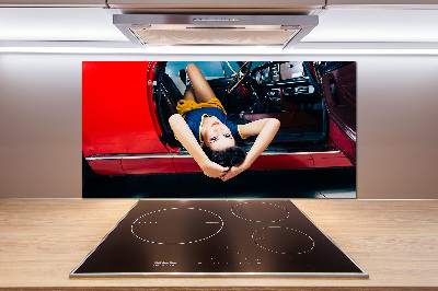 Pannello paraschizzi cucina con stampa raffigurante una donna in macchina