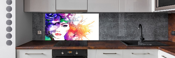Rivestimento parete cucina con ritratto di una donna