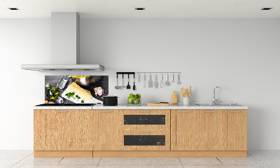 Rivestimento parete cucina con pasta all'aglio