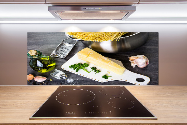 Rivestimento parete cucina con pasta all'aglio