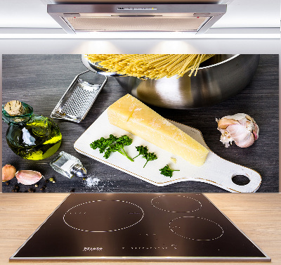 Rivestimento parete cucina con pasta all'aglio