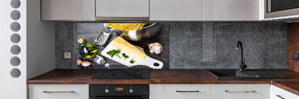 Rivestimento parete cucina con pasta all'aglio