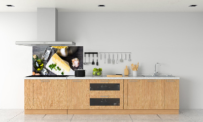 Rivestimento parete cucina con pasta all'aglio
