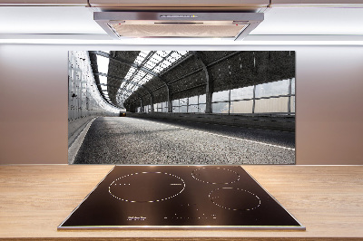 Pannello paraschizzi cucina con stampa raffigurante una strada in galleria