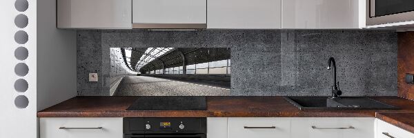 Pannello paraschizzi cucina con stampa raffigurante una strada in galleria