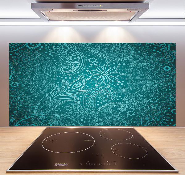 Rivestimento parete cucina con ornamenti decorativi