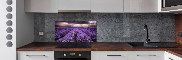 Rivestimento parete cucina con motivo a campo di lavanda