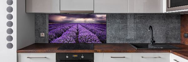 Rivestimento parete cucina con motivo a campo di lavanda
