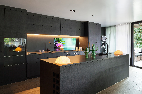 Rivestimento parete cucina con motivo orchidea di bambù