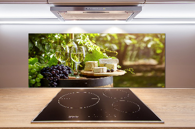 Rivestimento parete cucina con motivo a vino e stuzzichini