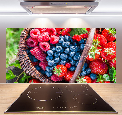 Pannello paraschizzi cucina con stampa raffigurante un cesto di frutti di bosco