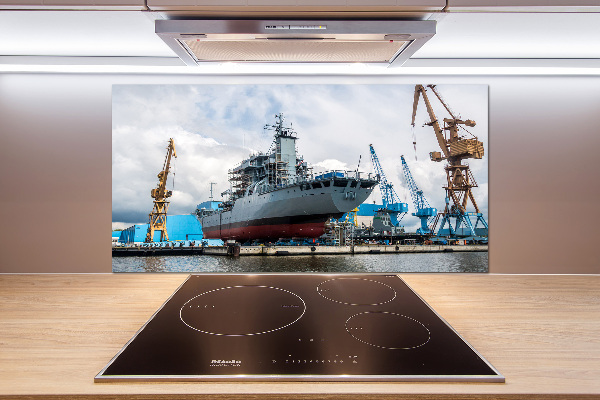 Rivestimento parete cucina con motivo ispirato a un cantiere navale