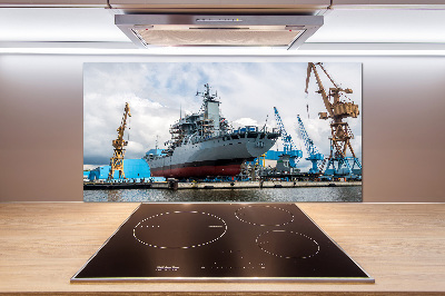 Rivestimento parete cucina con motivo ispirato a un cantiere navale