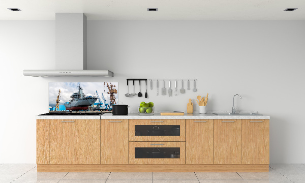 Rivestimento parete cucina con motivo ispirato a un cantiere navale