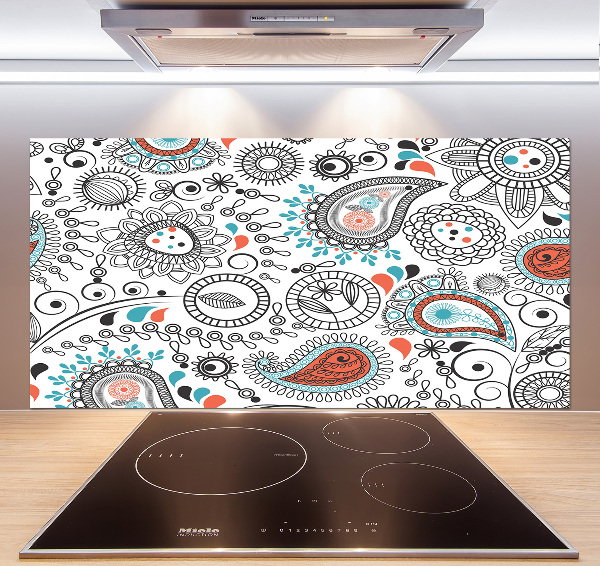 Rivestimento parete cucina con ornamenti decorativi