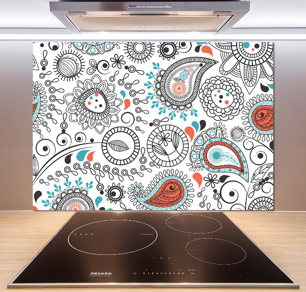 Rivestimento parete cucina con ornamenti decorativi