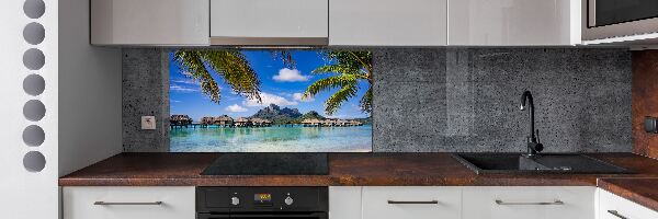 Rivestimento parete cucina con motivo di palme ispirato a Bora Bora