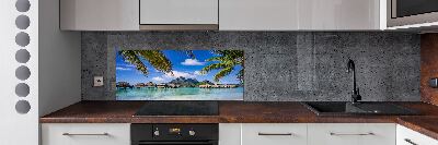 Rivestimento parete cucina con motivo di palme ispirato a Bora Bora