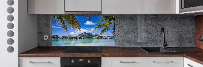 Rivestimento parete cucina con motivo di palme ispirato a Bora Bora
