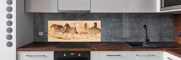 Rivestimento parete cucina con motivo Cavalli del deserto