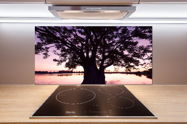 Rivestimento parete cucina con motivo albero e lago