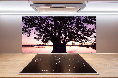 Rivestimento parete cucina con motivo albero e lago