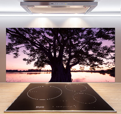 Rivestimento parete cucina con motivo albero e lago