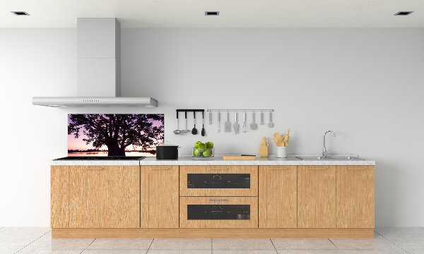 Rivestimento parete cucina con motivo albero e lago