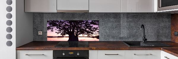 Rivestimento parete cucina con motivo albero e lago