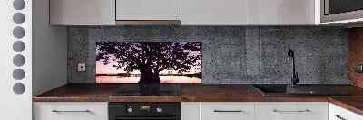Rivestimento parete cucina con motivo albero e lago